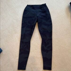 ALO Yoga Dark Camouflage Leggings
